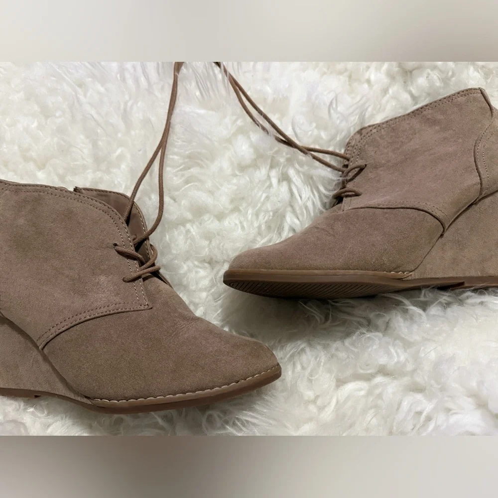 Women's Tan Wedge Ankle Boots
